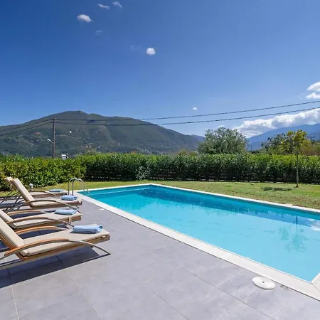 Villa Rubi By Karavomylos