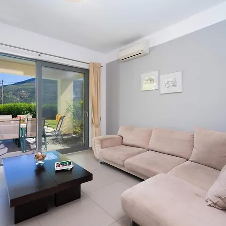 Rubi By Villa Karavomylos